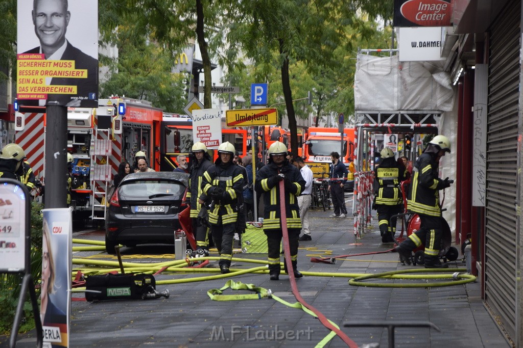 Feuer 2 Koeln Nippes Neusserstr P104.JPG - Miklos Laubert